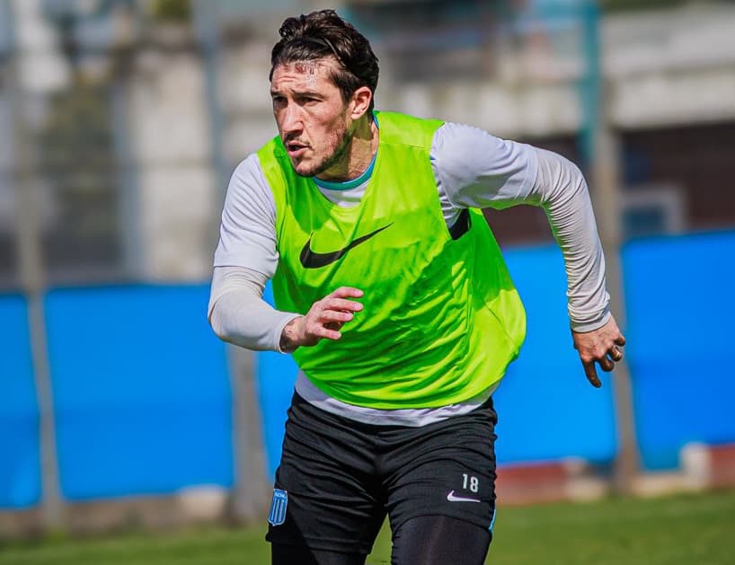 Espino insultó a Saja y será separado del plantel en Racing