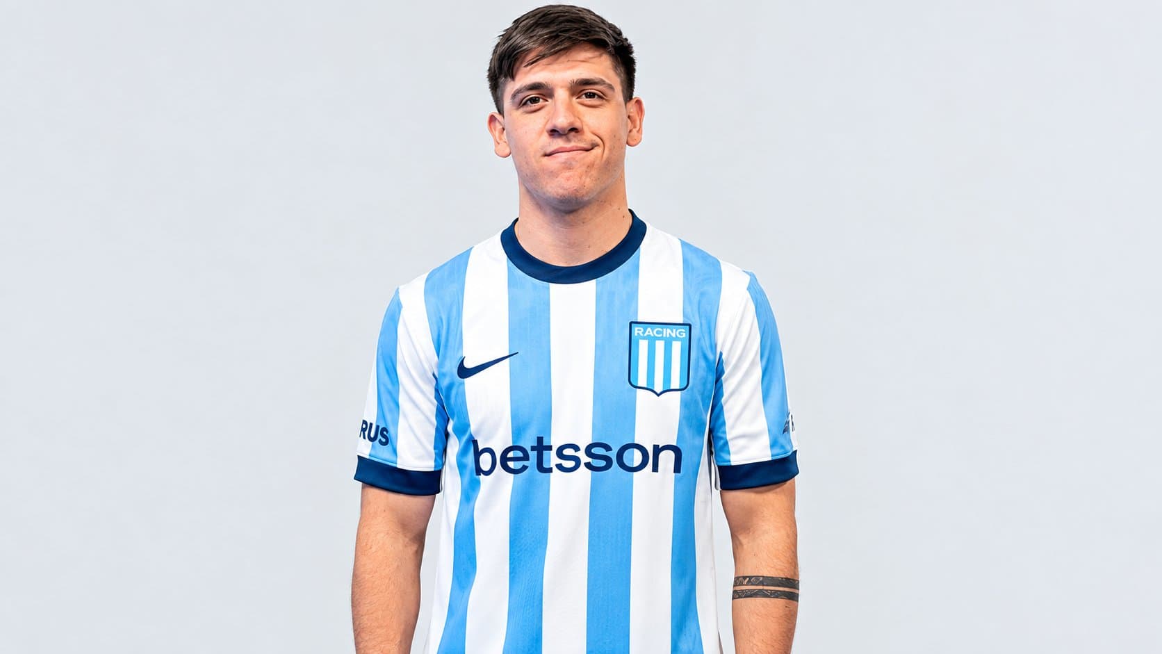 Vojvoda pensaba llevar al banco a Córdoba en Racing, pero...