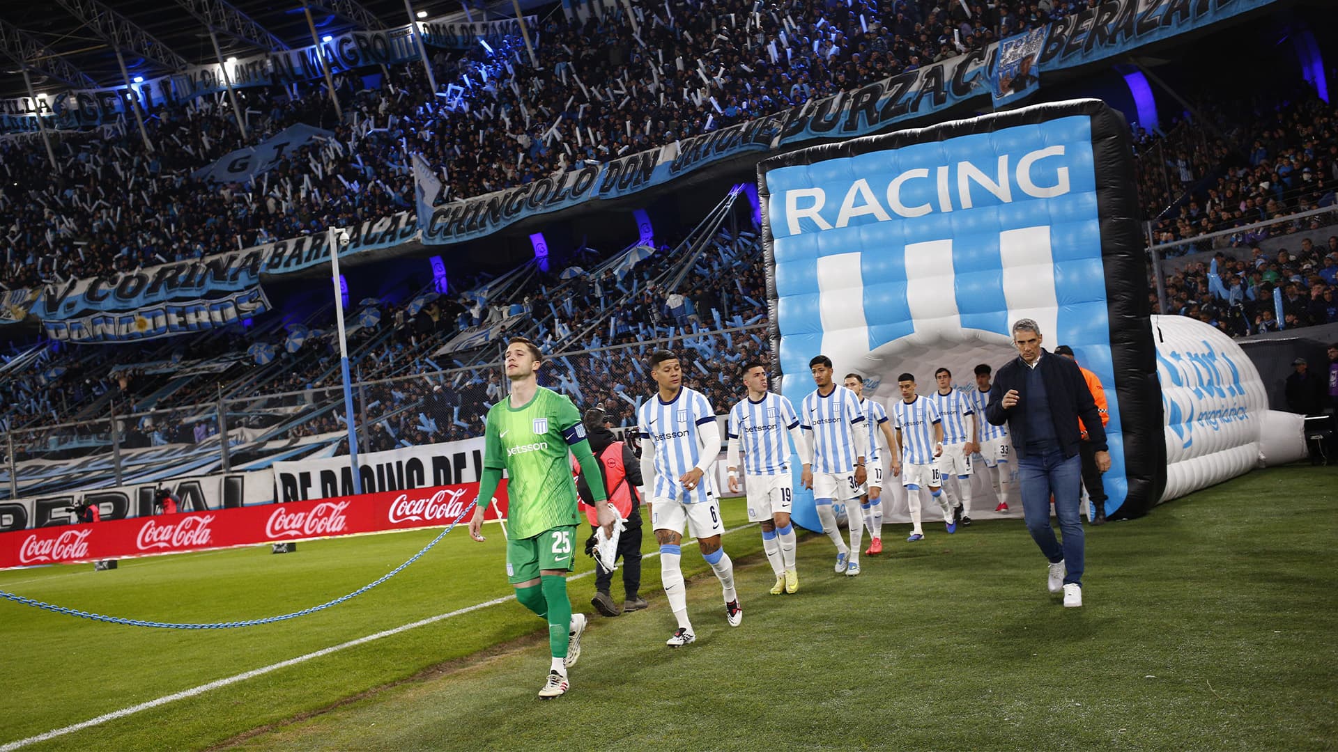 Con 6 bajas, los convocados de Racing para recibir a Sarmiento
