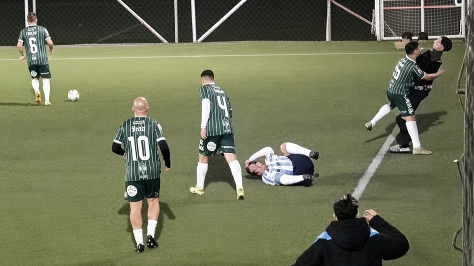 Expulsaron de por vida al futbolista que agredió al línea en el Senior de Racing vs. San Miguel