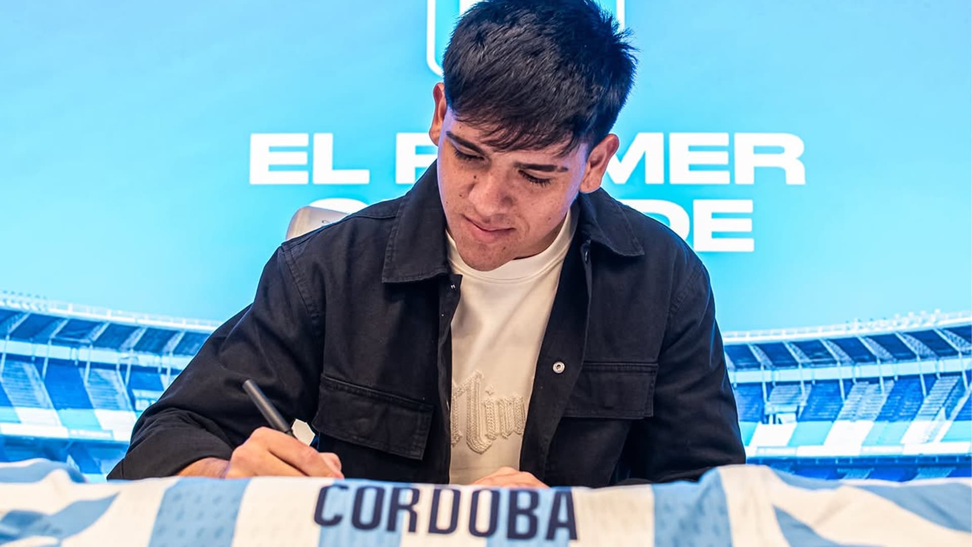 Leandro Córdoba sigue sin aparecer en Racing: el motivo
