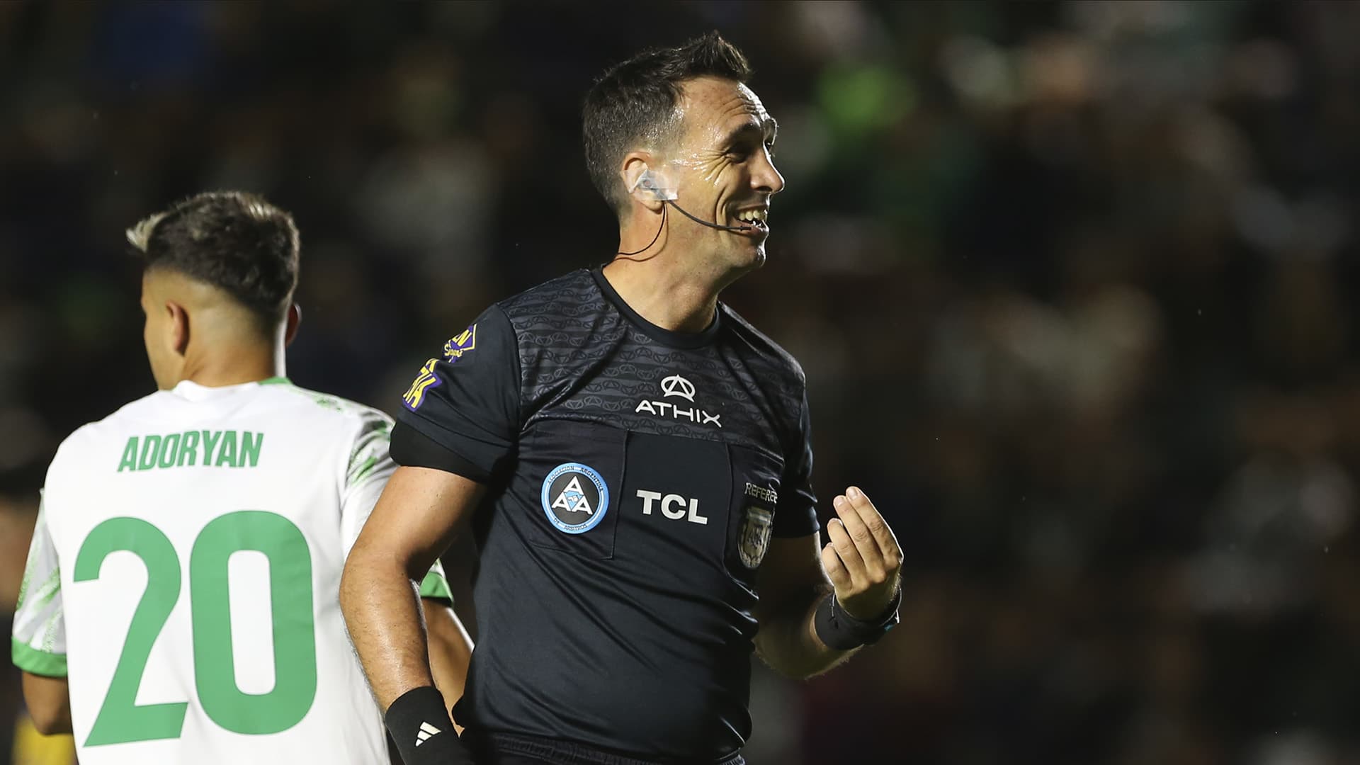 Se retira del fútbol y dirigirá a Racing ante Huracán