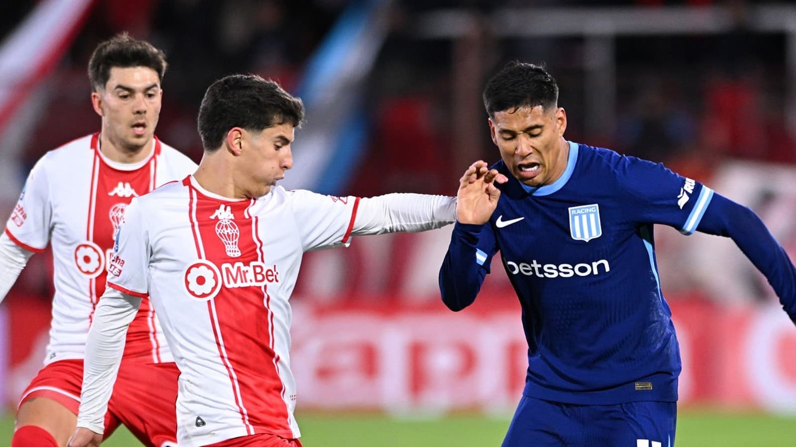 Uno x uno: Racing sigue en caída libre