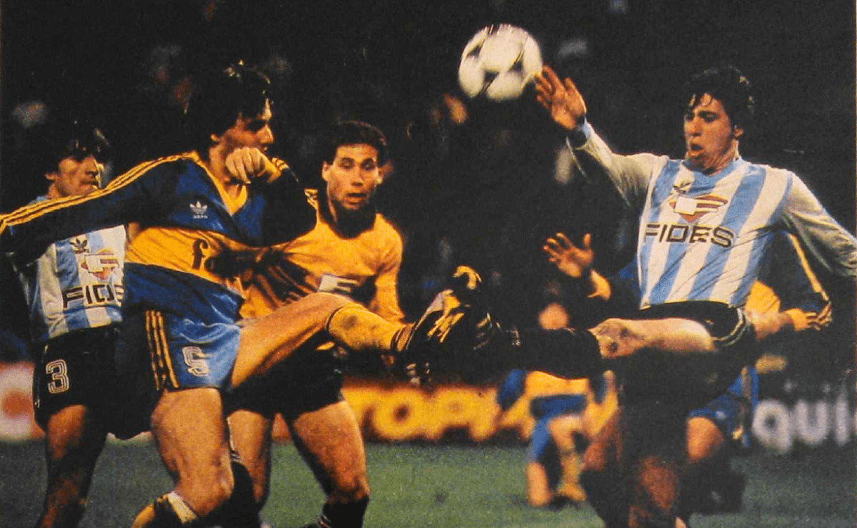 ¿Cuántas veces Racing y Boca jugaron en estadios ajenos?