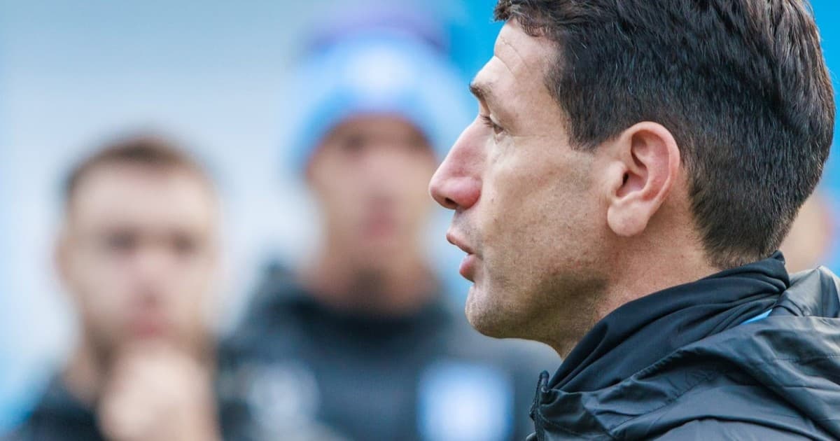 Chirola Romero asume como interino en Racing: su estilo de juego y qué juvenil subió a Primera