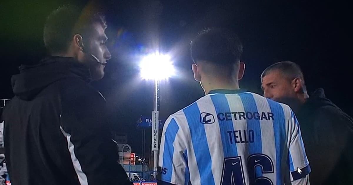 Video: a Conechny le aplicaron la regla de los 10 segundos
